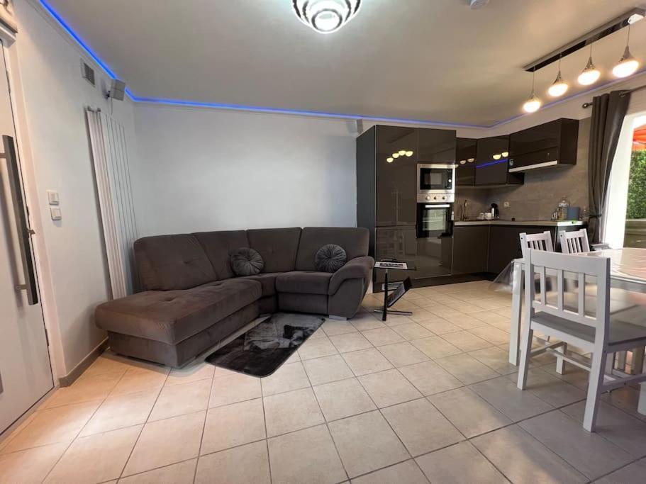 Kings Villa Near Disneyland Reserved Only For Family With Kids Saint-Germain-sur-Morin Exterior photo